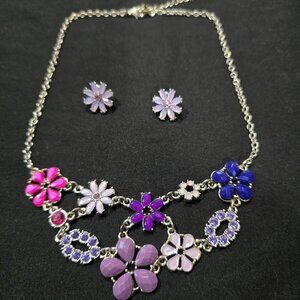 AVON Necklace and Earrings set